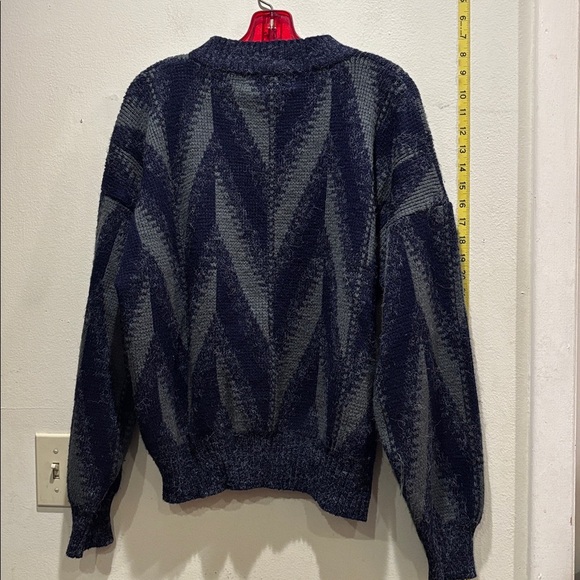 Vintage women's Navy and Gray Patterned Sweater - Picture 3 of 3